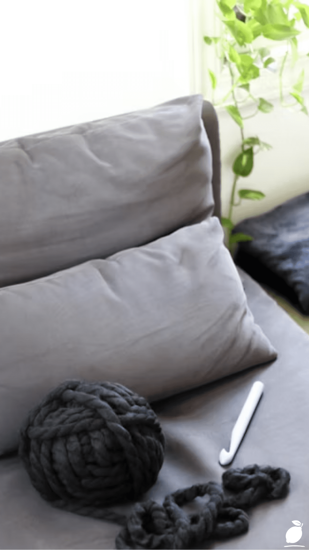 The Easy Peasy Guide to a Minimalist Craft Room Layout