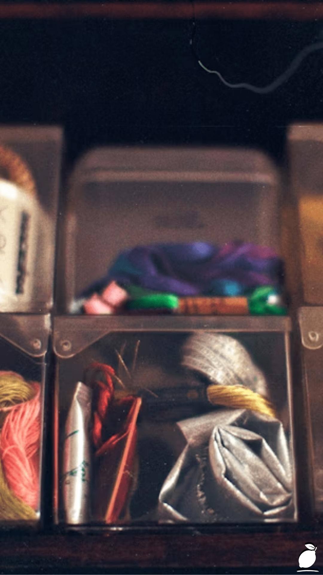 The Easy Peasy Guide to a Minimalist Craft Room Layout