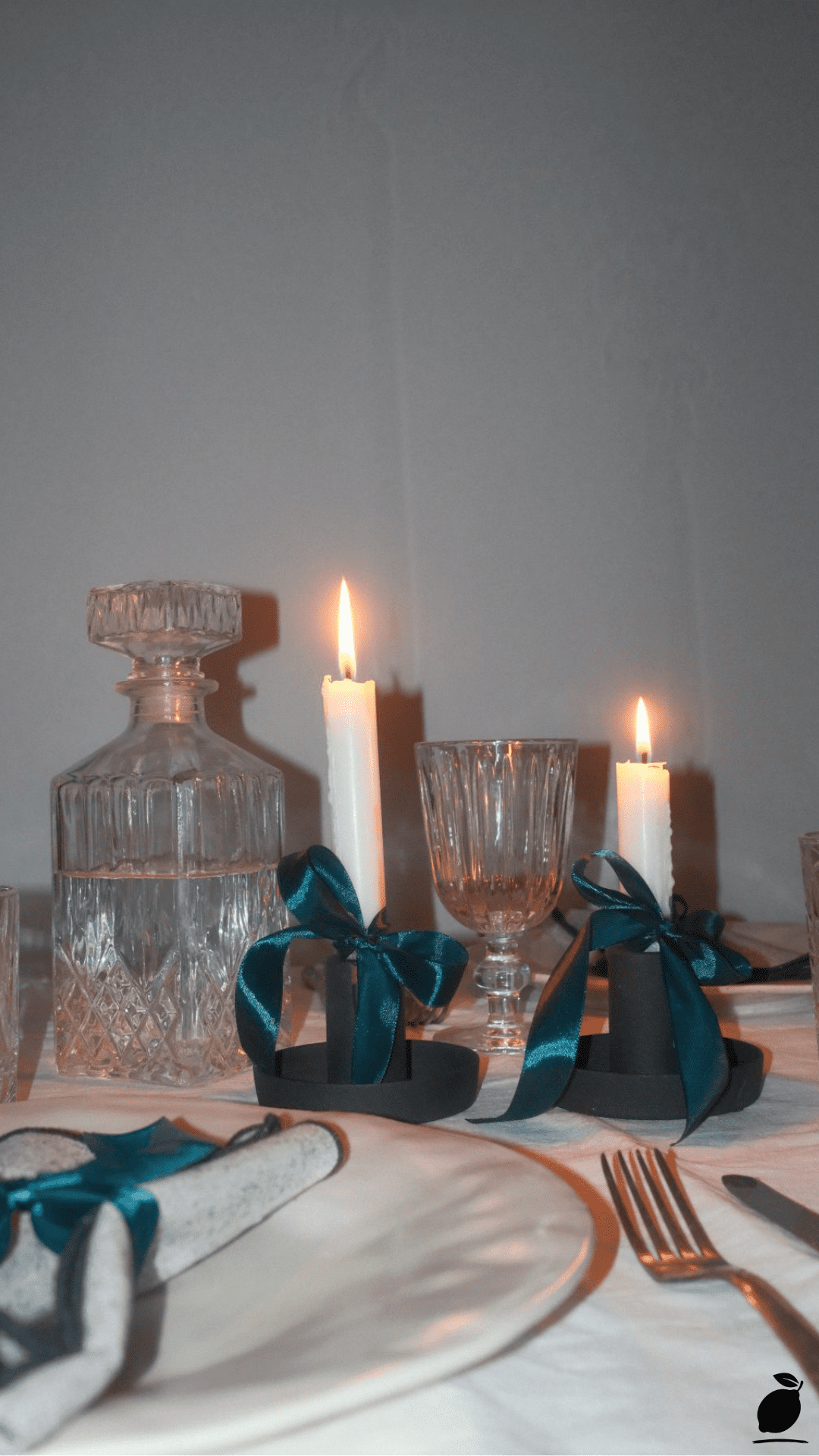 The Simple Dining Table Centerpiece Ideas