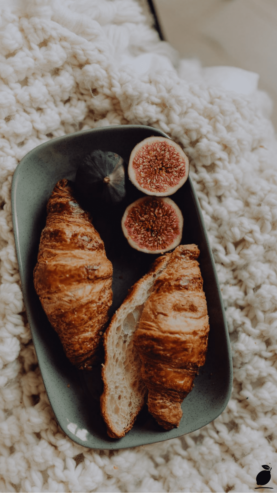 Transforming Your Place with Modern Bedroom Accent Wall Ideas