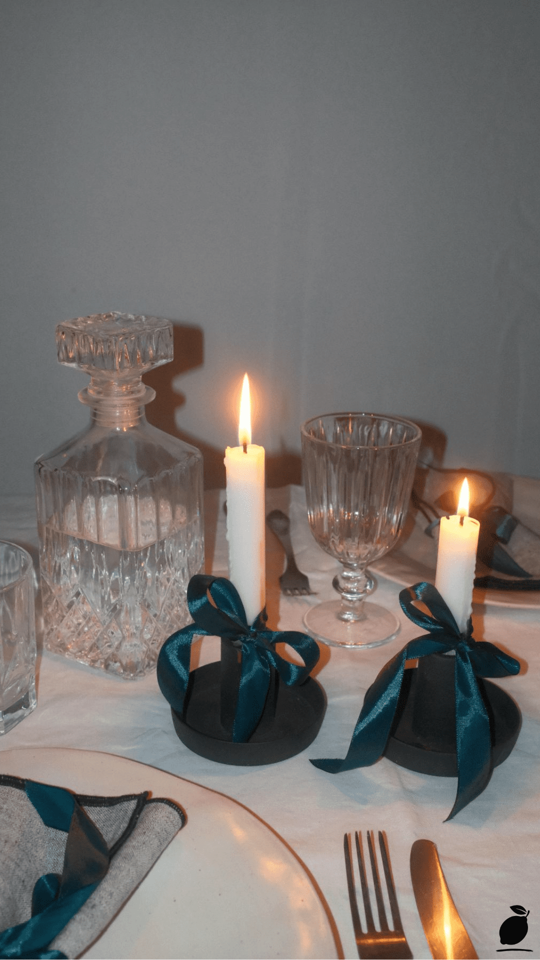 The Simple Dining Table Centerpiece Ideas