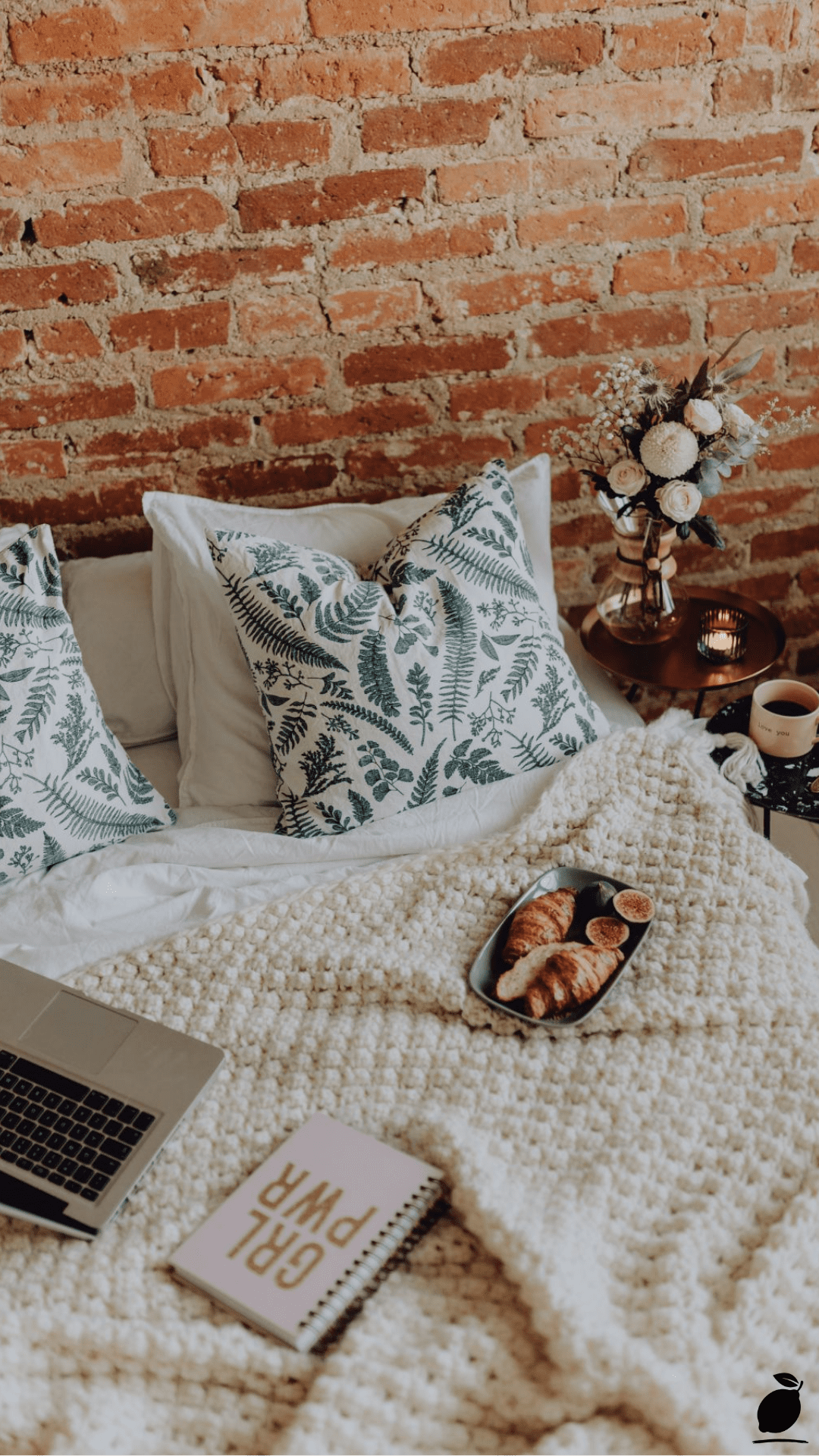 Transforming Your Place with Modern Bedroom Accent Wall Ideas