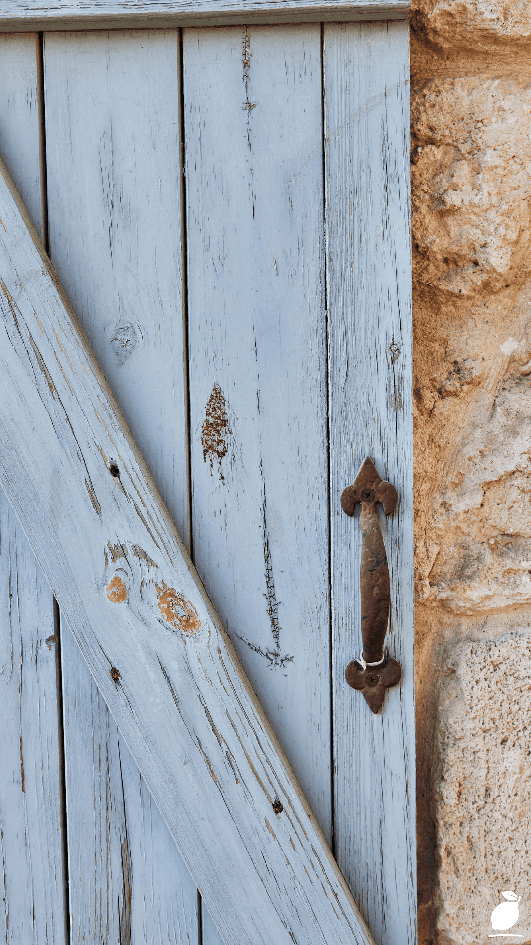 How to Get a Custom Look Using Farmhouse Style Kitchen Pantry Door Ideas