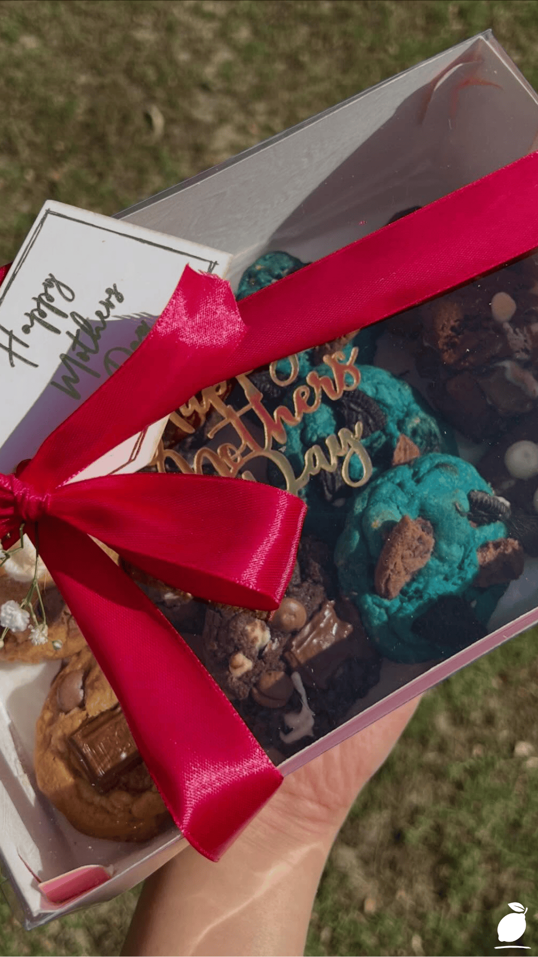 How to Create a Cookie Gift Box